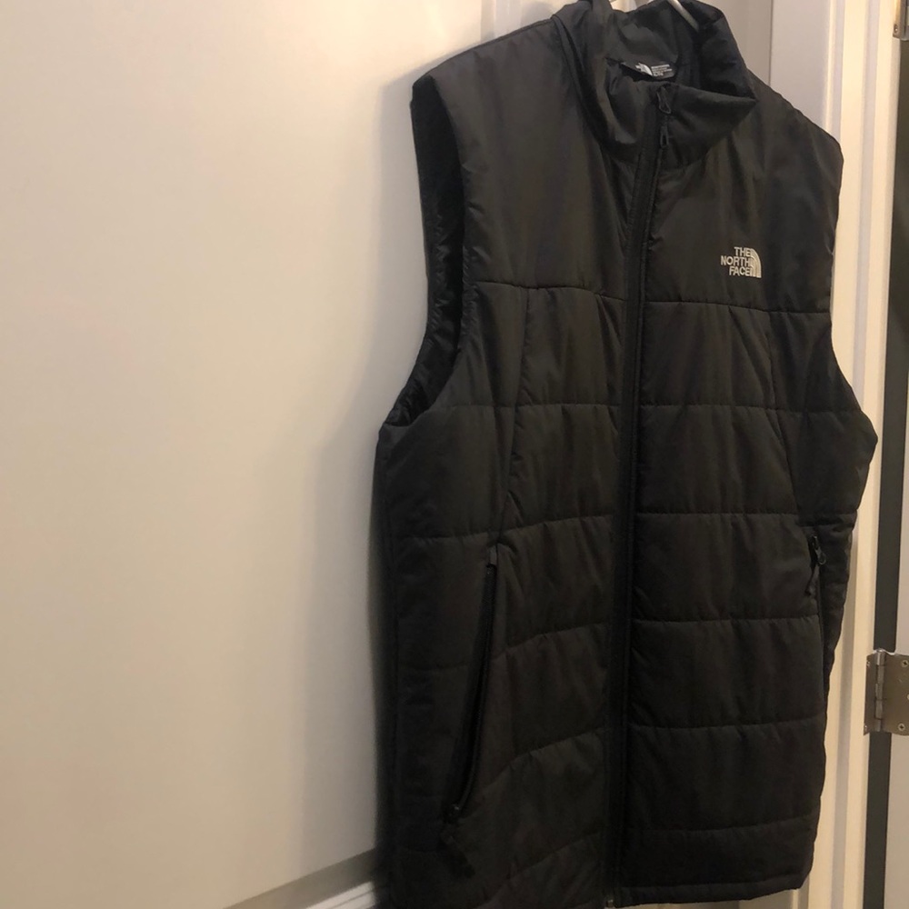 Men’s north face puffer vest
